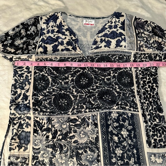 Johnny Was velvet tunic top cream and navy // small - Picture 8 of 15